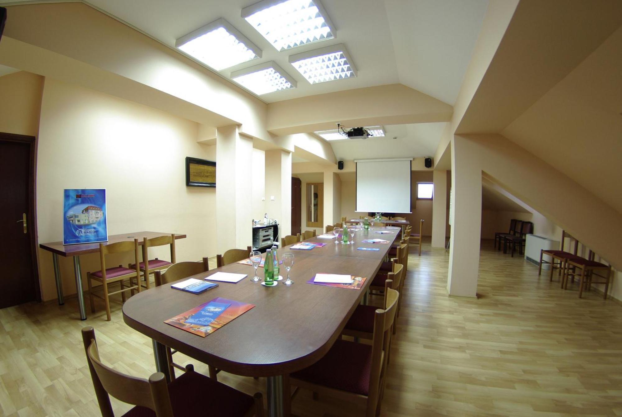 Hotel Europa Karlovac Exterior photo