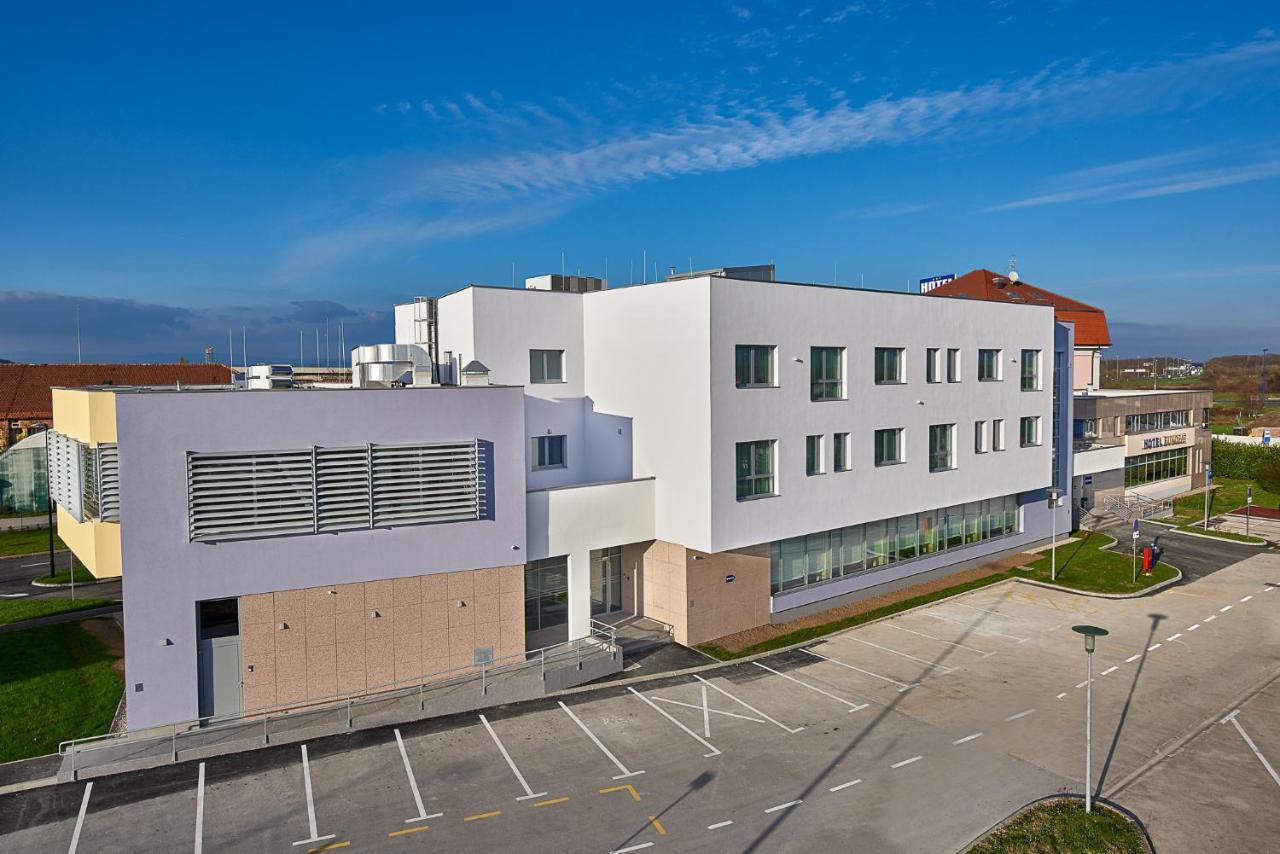 Hotel Europa Karlovac Exterior photo