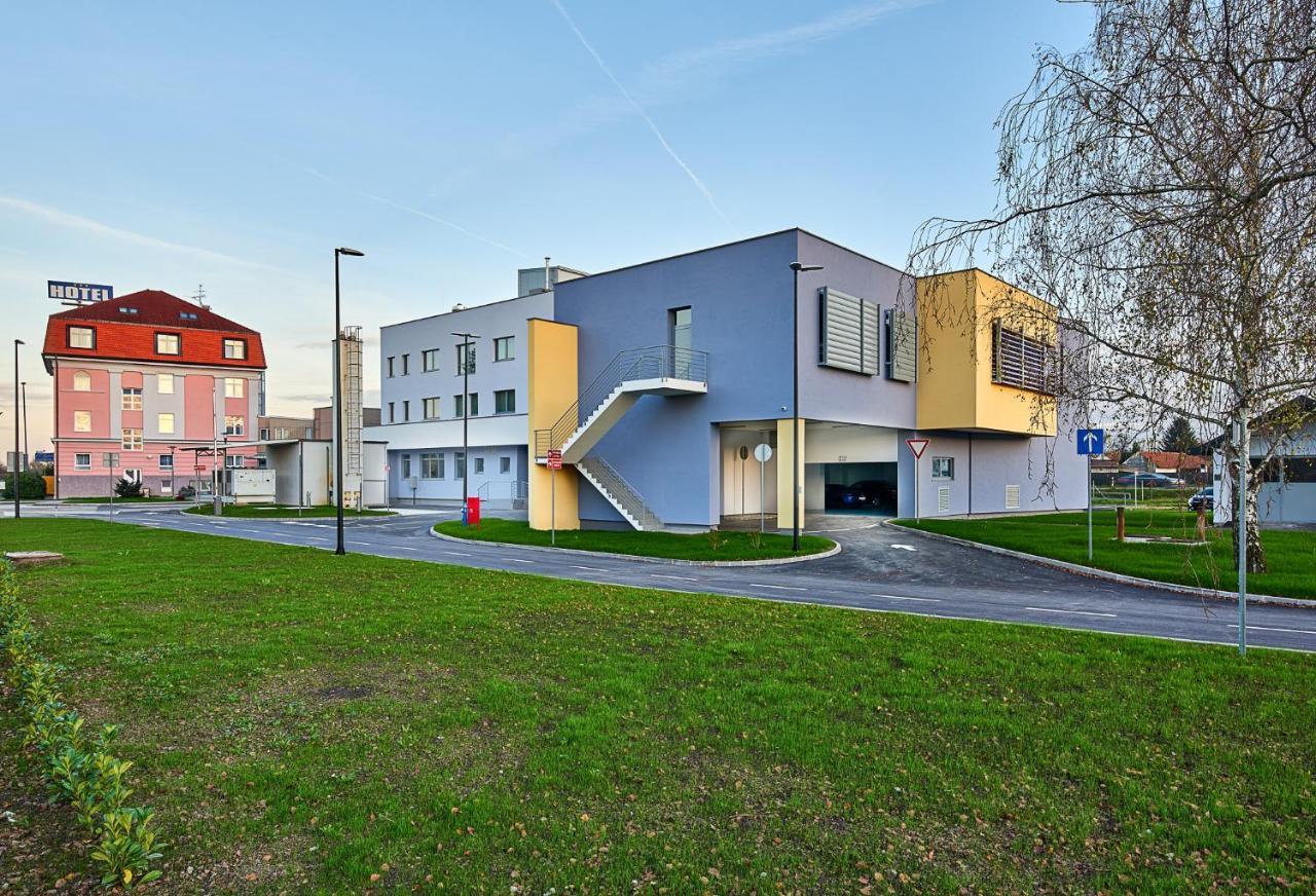 Hotel Europa Karlovac Exterior photo